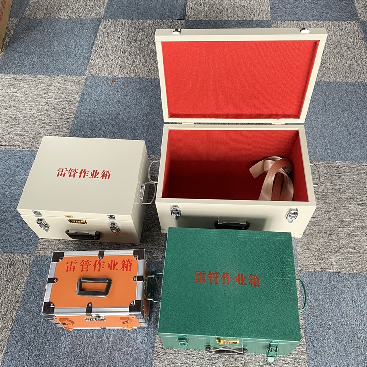 龙里爆破工程作业箱如何选择？玻璃钢与传统材质的全面对比